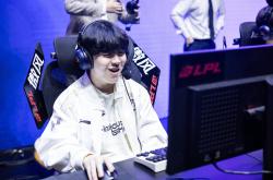 Rookie回归赛场，回归赛场首场状态亮眼，雄鹿观众沸腾！的简单介绍