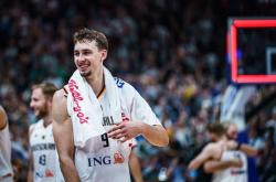 包含凯恩新星出色防守表现惊艳，澳大利亚队未来可期！的词条